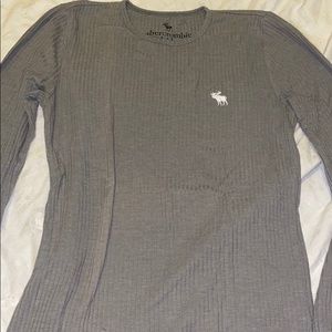 Grey long sleeve tee